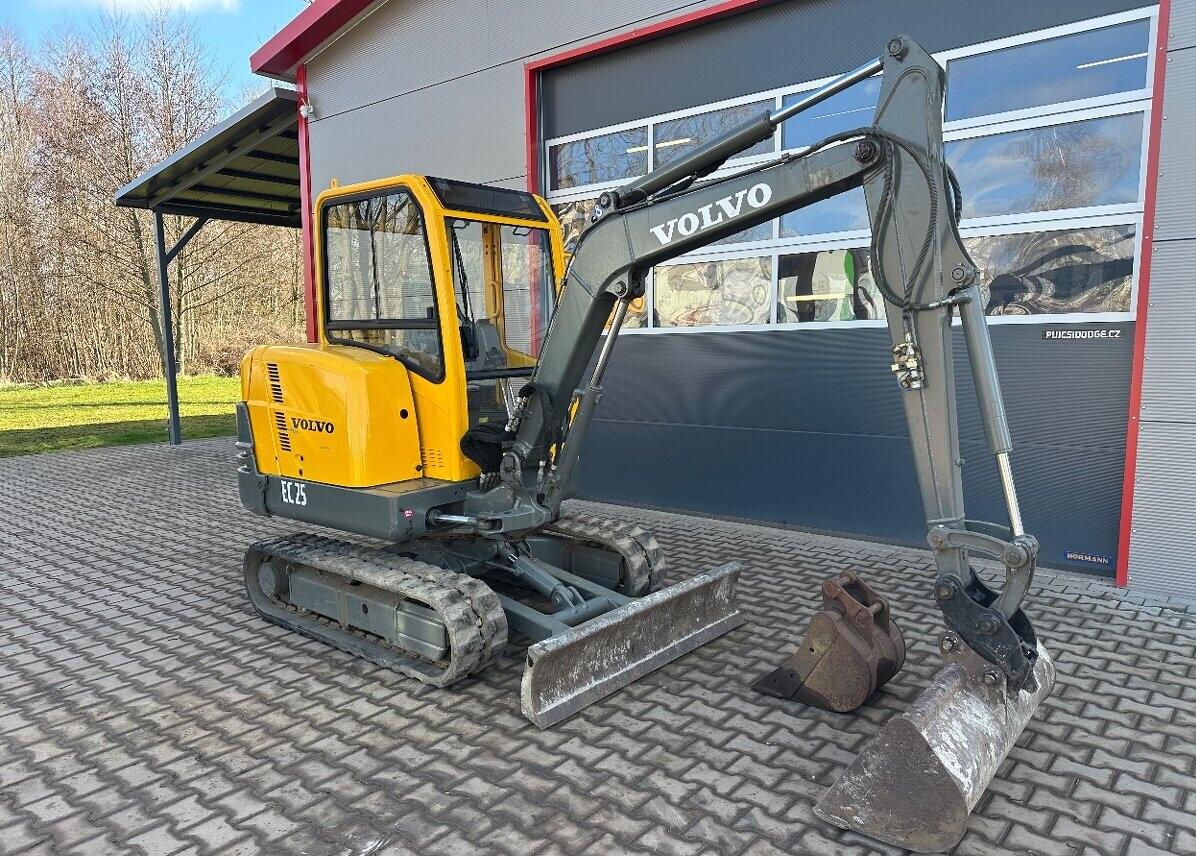 Pásové rypadlo bagr Volvo EC25 Pásové rypadlo bagr Volvo EC25