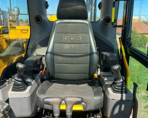 Pásové rypadlo JCB 220 XL (Možnost leasingu)