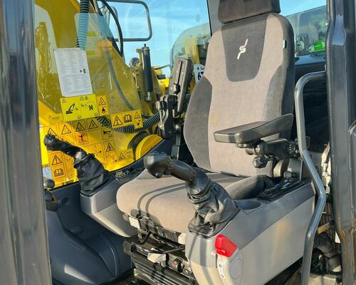 Pásové rypadlo Komatsu PC210 LC-11 (Možnost leasingu)