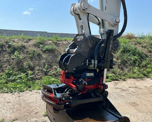 Pásové rypadlo Takeuchi TB2150 (Možnost leasingu)