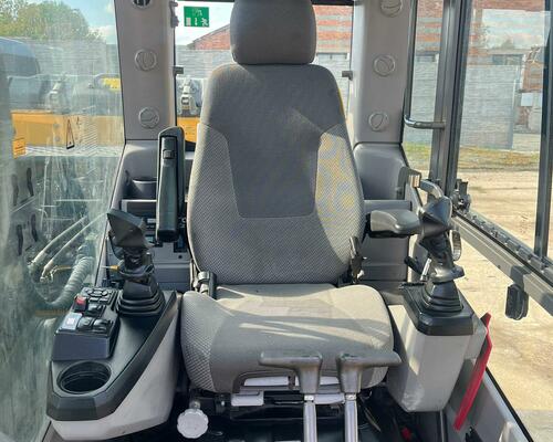 Pásové rypadlo Volvo EC140EL (Možnost leasingu) Pásové rypadlo Volvo EC140EL (Možnost leasingu)