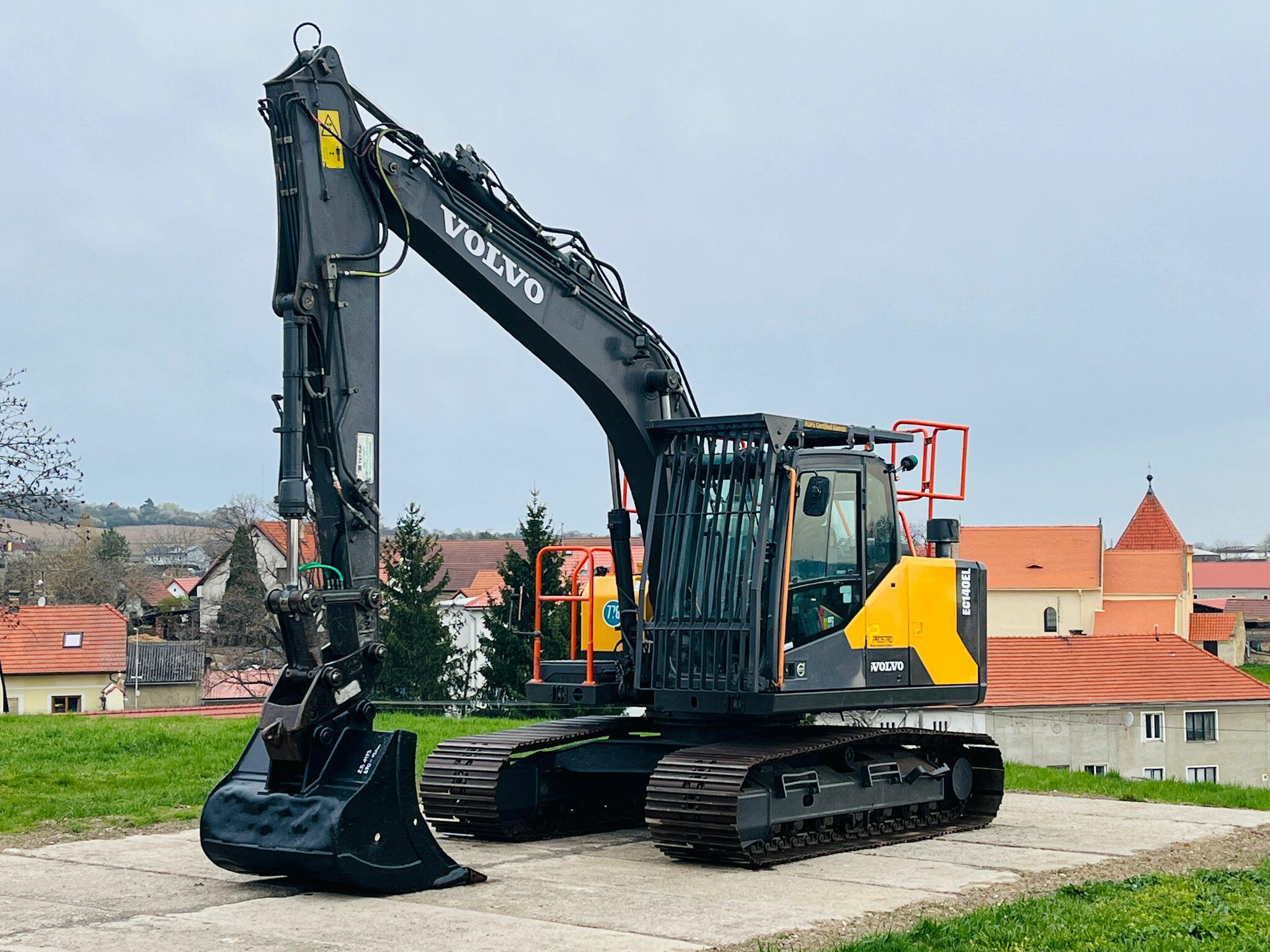 Pásové rypadlo Volvo EC140EL (Možnost leasingu)