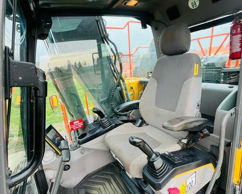 Pásové rypadlo Volvo EC140EL (Možnost leasingu)