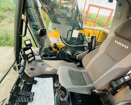 Pásové rypadlo Volvo EC220EL (Možnost leasingu)