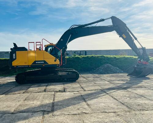 Pásové rypadlo Volvo EC250EL (Možnost leasingu)