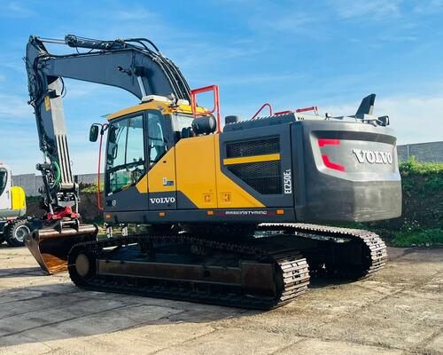 Pásové rypadlo Volvo EC250EL (Možnost leasingu)