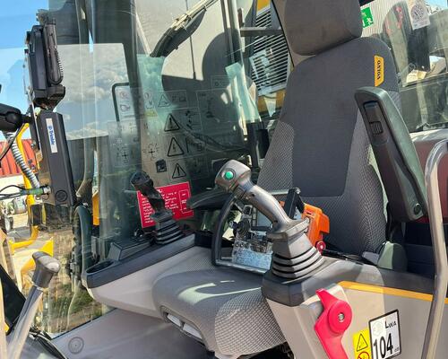 Pásové rypadlo Volvo EC300EL (Možnost leasingu)