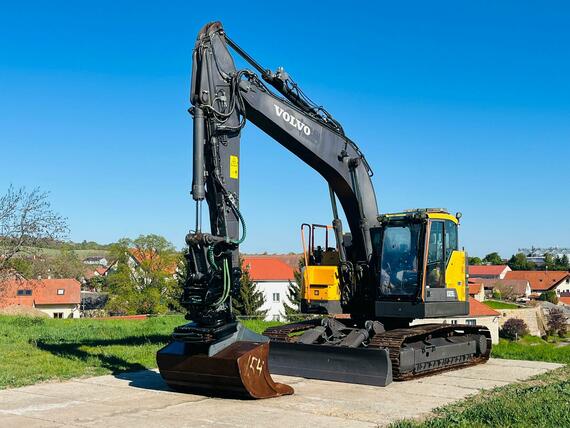 Pásové rypadlo Volvo ECR235EL (Možnost leasingu)