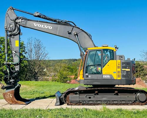 Pásové rypadlo Volvo ECR235EL (Možnost leasingu)