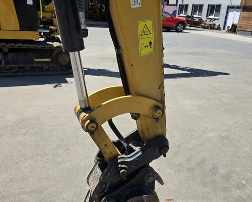 Pásový bagr CAT 306 CR, rok výroby 2021, 1769 motohodin