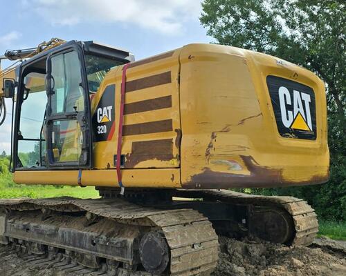 Pásový bagr CAT 320, rok výroby 2019, 8.495 motohodin 