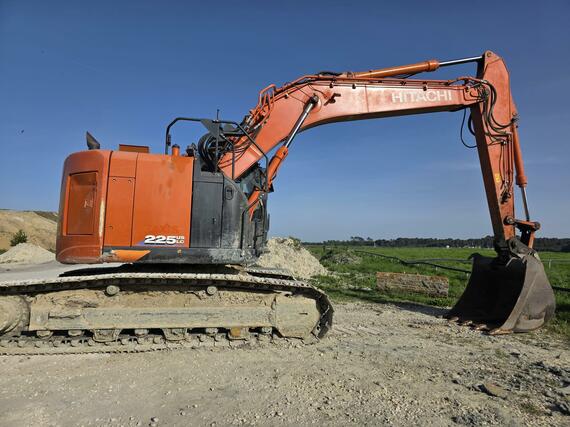 Pásový bagr HITACHI ZX225, r.v. 2019, 8300 mth