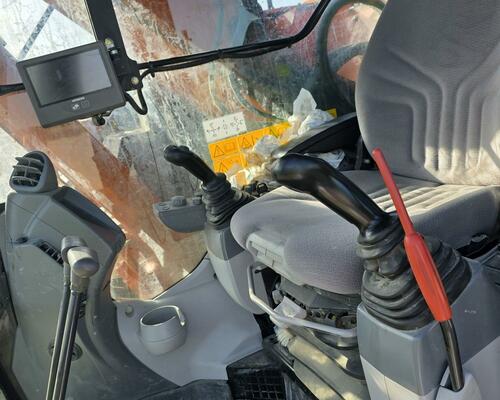 Pásový bagr HITACHI ZX225, r.v. 2019, 8300 mth