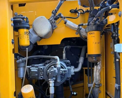 Pásový bagr JCB 220X L, rok výroby 2019, 3128 motohodin