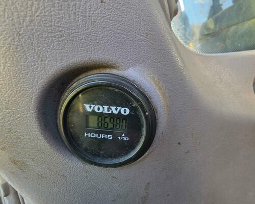 Pásový bagr VOLVO EC220, r.v. 2020, 8698 mth