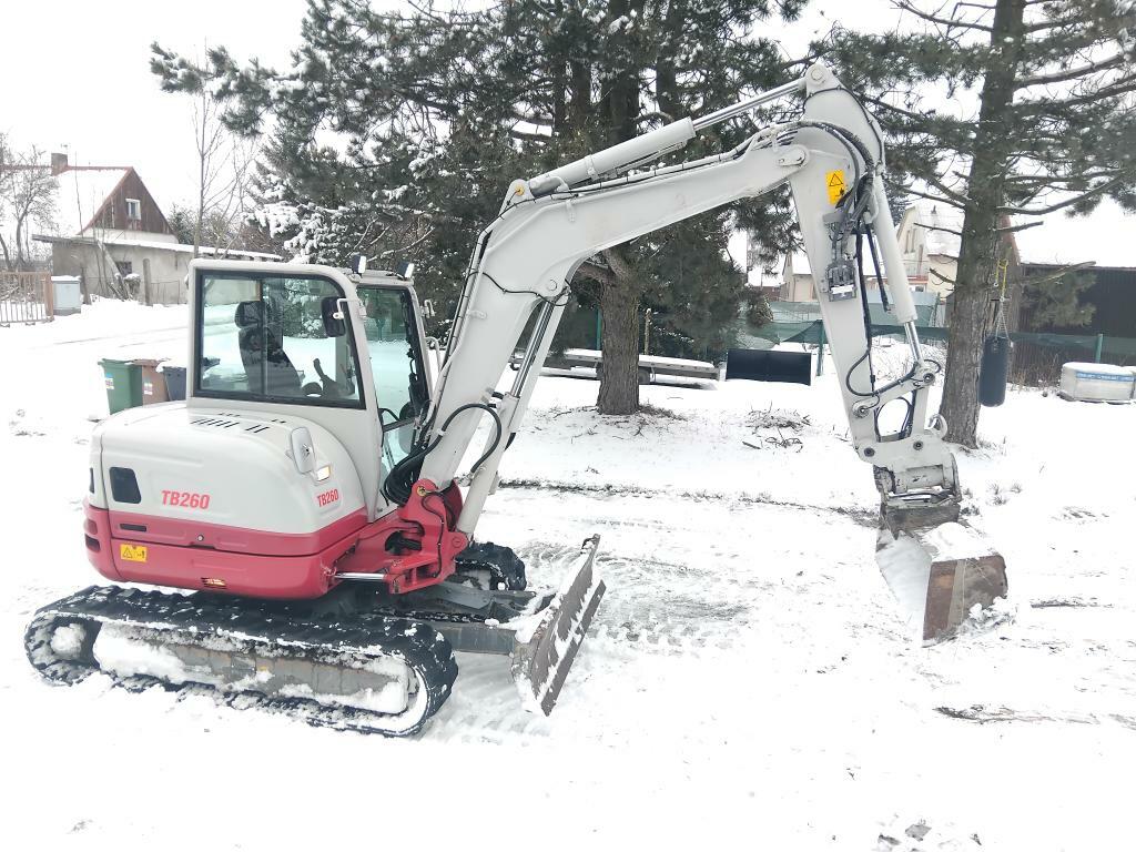 Takeuchi TB260 Powertilt, Centrální mazání