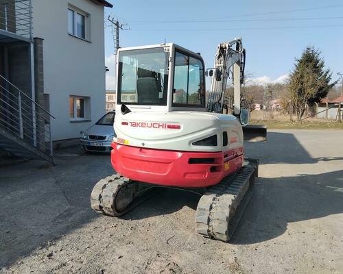 Takeuchi TB260 Powertilt, Centrální mazání