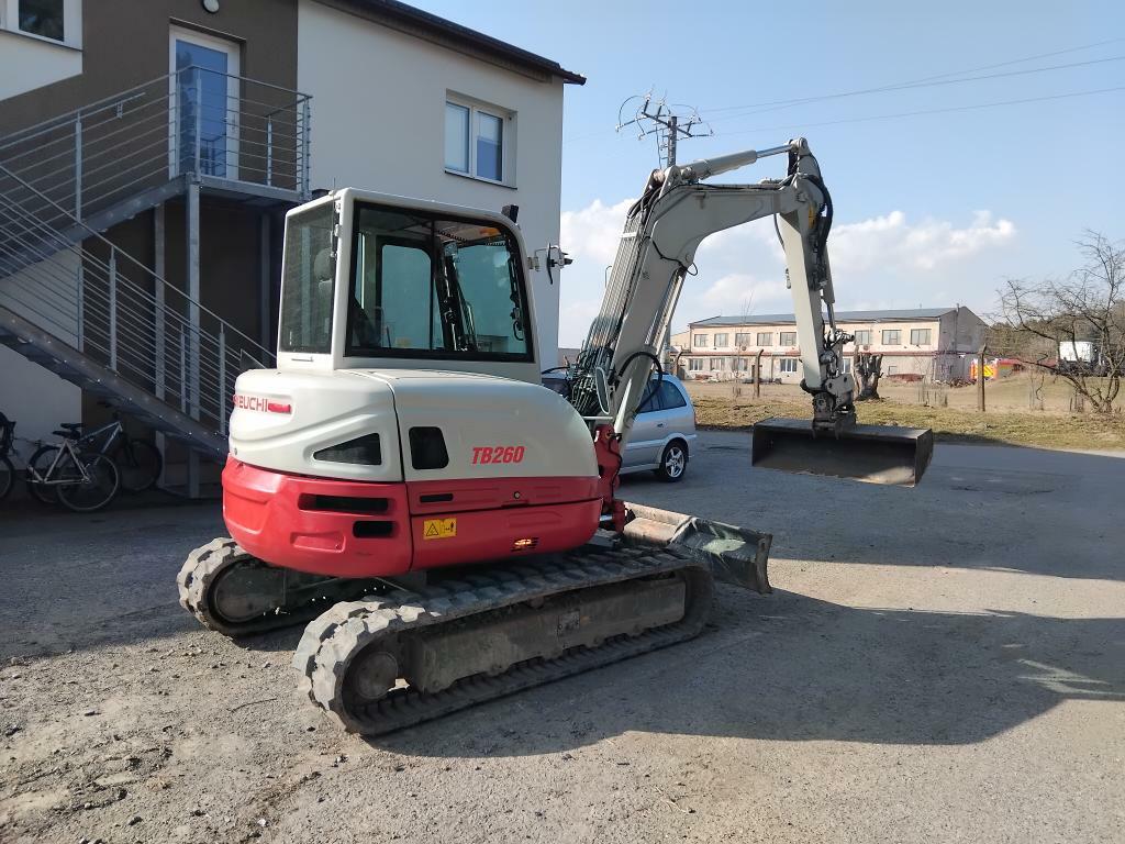 Takeuchi TB260 Powertilt, Centrální mazání