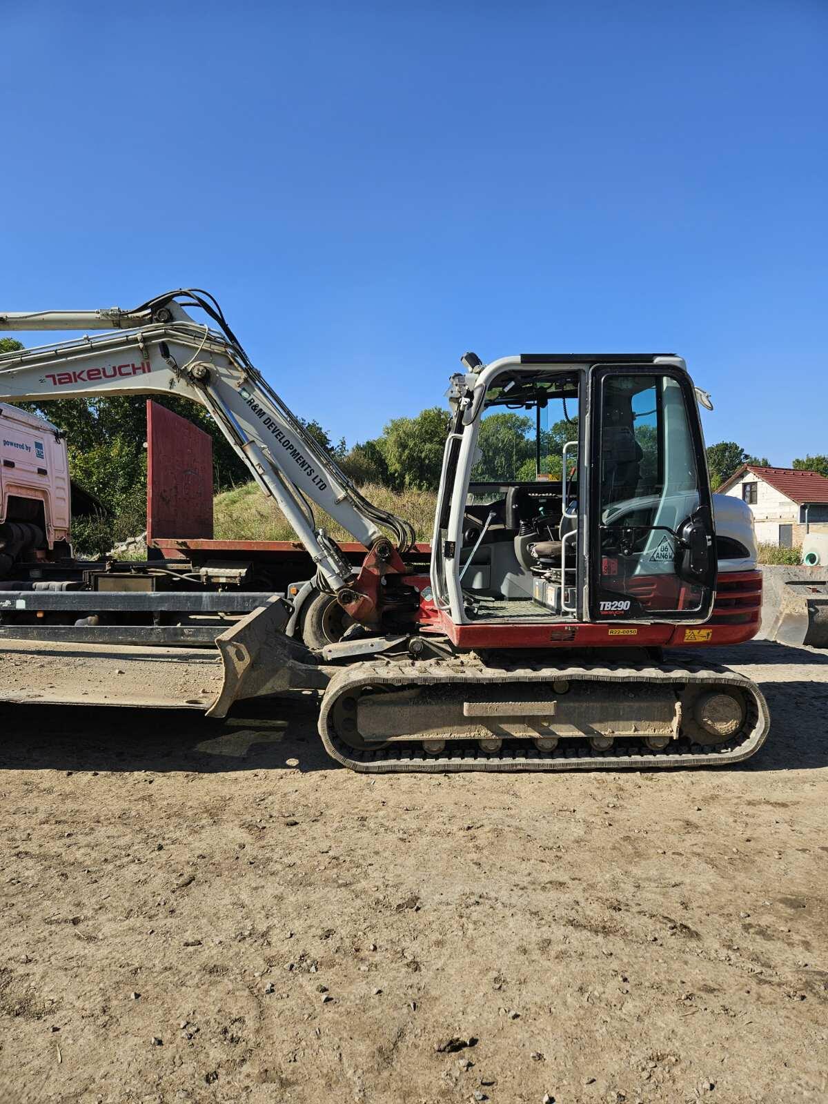 Takeuchi TB290  Takeuchi TB290