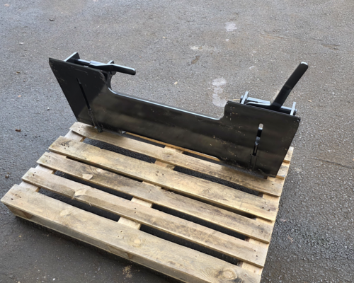 Adaptér, přechodová deska, redukce UNC na nářadí EURO, JCB, Bobcat, caterpillar