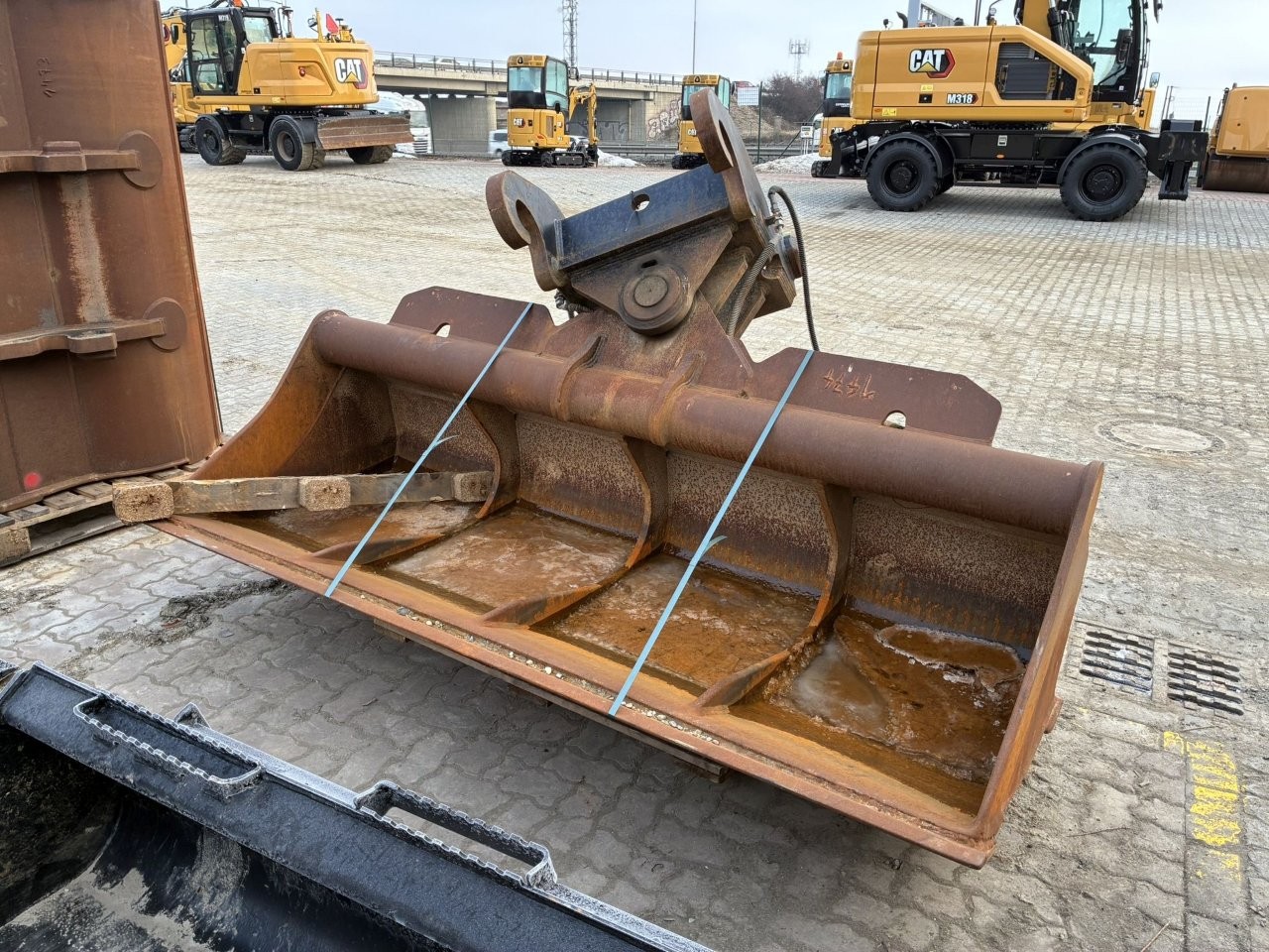 Caterpillar Lopata svahovací