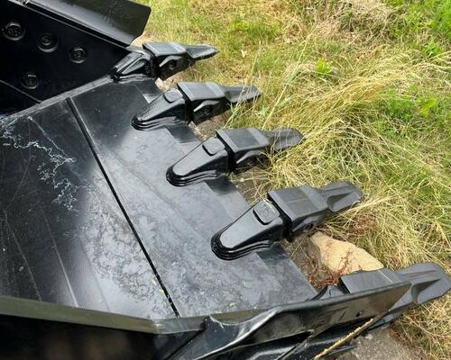 Caterpillar Podkopová lopata