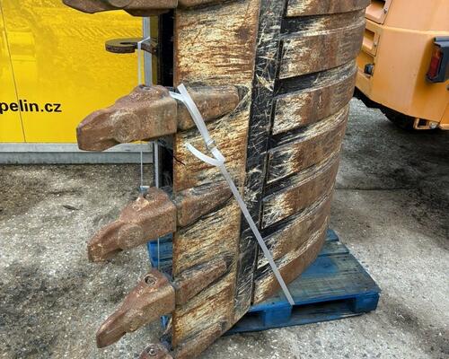 Caterpillar Podkopová lopata