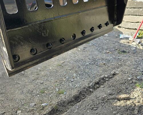 Demoliční - třídící drapák Caterpillar r.v. 2018