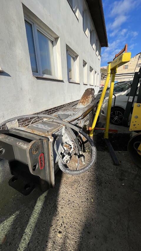 hydraulické, demoliční nůžky na železo 3260 kg FDR FURUKAWA