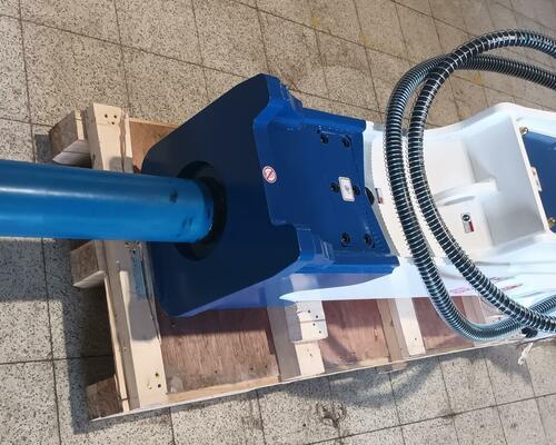 Komac TOR 26S hydraulické kladivo