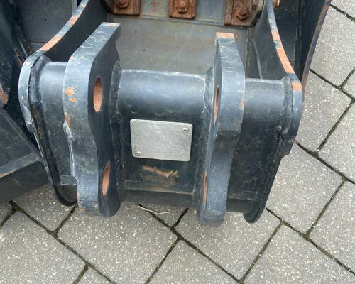 Łyżka 30 cm firmy Rhinox do Volvo EC18e