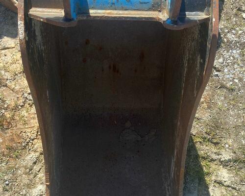 Lžíce JCB šířka 40 cm bez zubů použitá originální