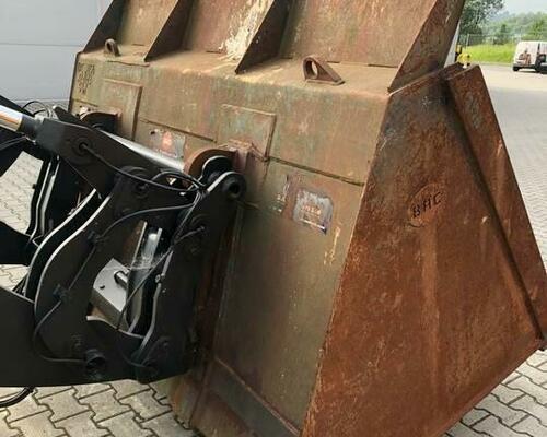 Lžíce pro čelní nakladač JCB 411, 4m3