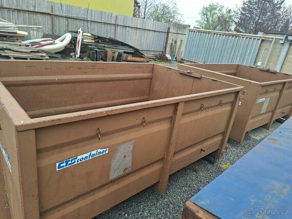 Multicar hákový kontajner