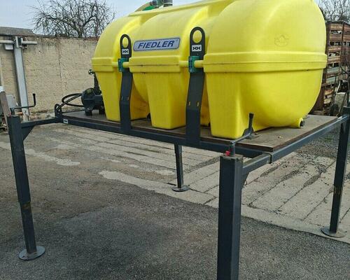 Nádrž na vodu kropička