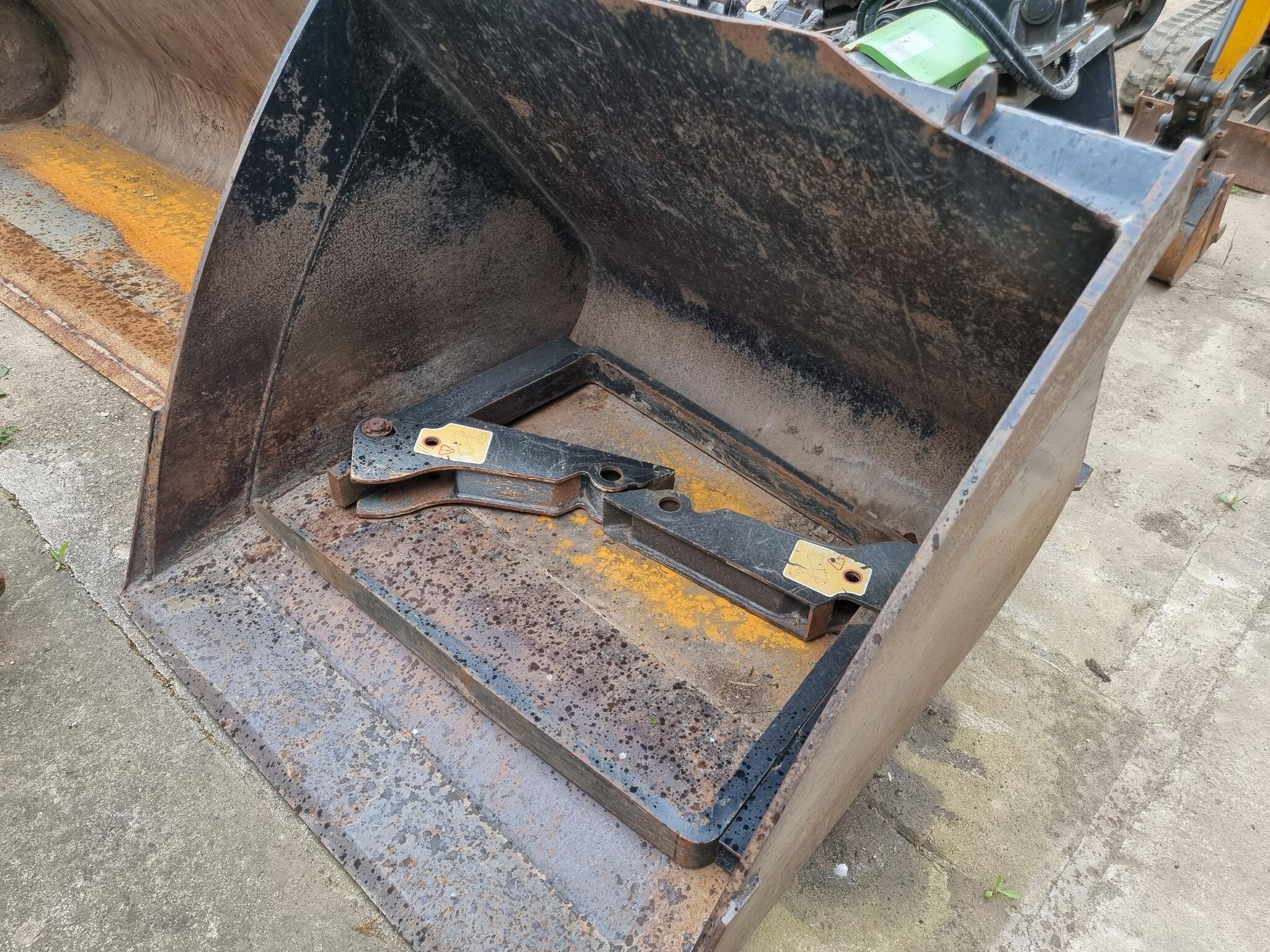 Nakládací lopaty 1m3 pro JCB Q-fit