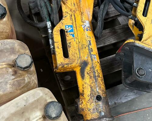 POUŽITÉ HYDRAULICKÉ KLADIVO ARROWHEAD R45 (1,5-2,8 tuny)