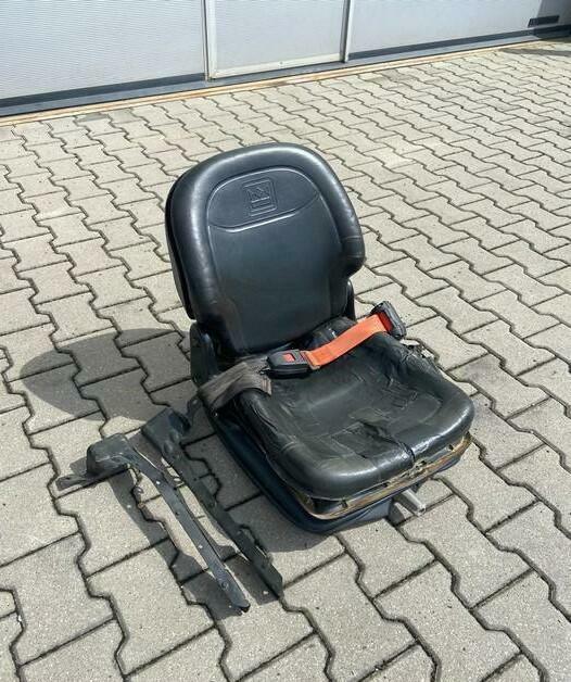 Použité sedadlo sklápěče