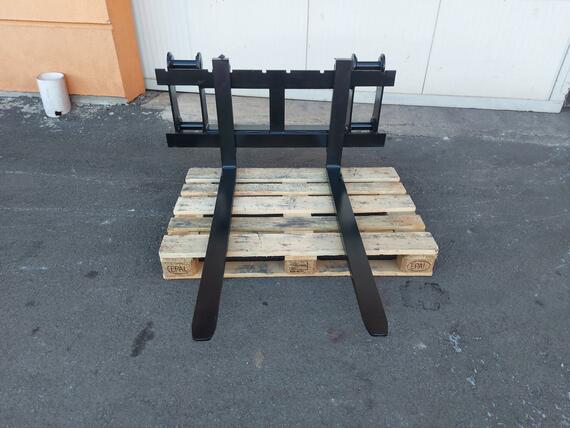 Predám nové paletizačné vidly na traktorbáger JCB.