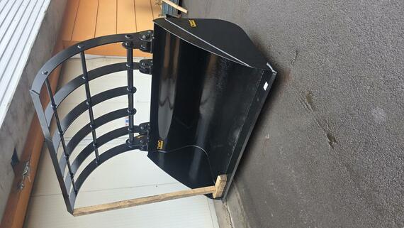 Pridržiavač, pridržovač na lopatu manitou CBA2450/2500L MANITOU, JCB, DIECI, CAT, Bobcat, klapačka, krokodýl