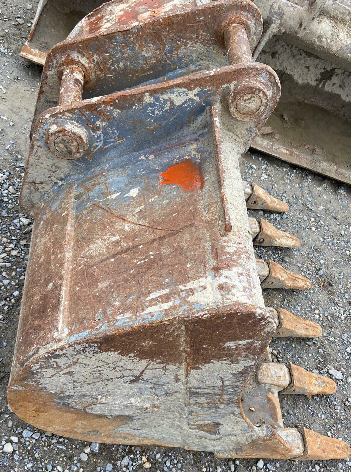 Pro JCB - Strickland 105 cm