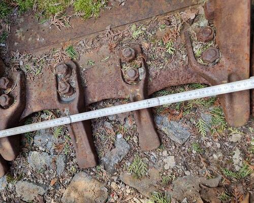 Prodám sadu pro JCB - rychloupínák + 4 lžíce 