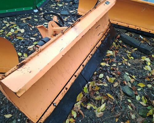 Radlice: Čelní otočná sněhová radlice 2m.