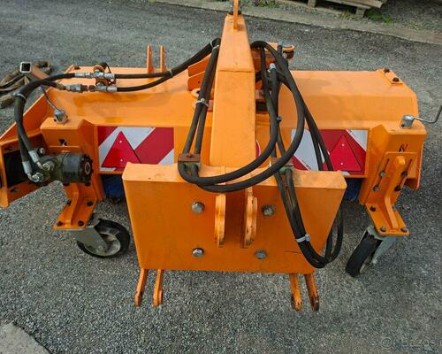 Zametací kartáč do přední hydrauliky 