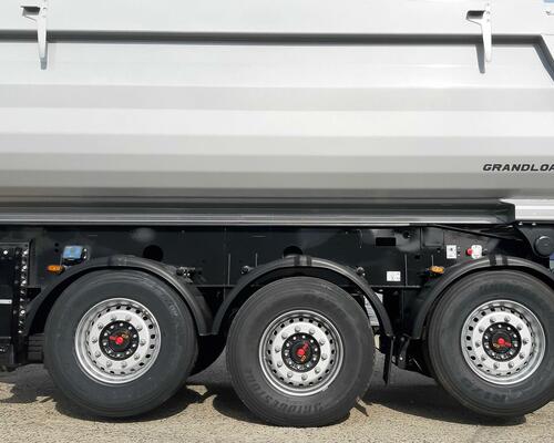 MEILLER 26 m3 / NOVÝ - IHNED K ODBĚRU / 2x ZVEDACÍ NÁPRAVA /plachta / brzda finišeru / WABCO SmartBoard / rezerva