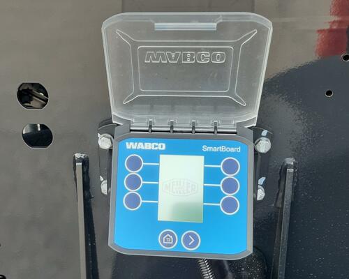 MEILLER 26 m3 / NOVÝ - IHNED K ODBĚRU / 2x ZVEDACÍ NÁPRAVA /plachta / brzda finišeru / WABCO SmartBoard / rezerva