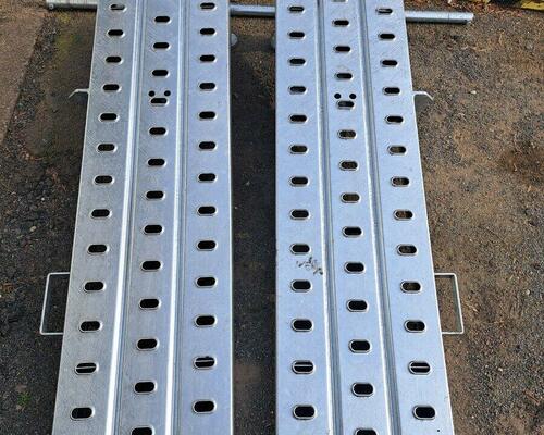 Nájezdy výklopné pro přívěs-nové nepoužité