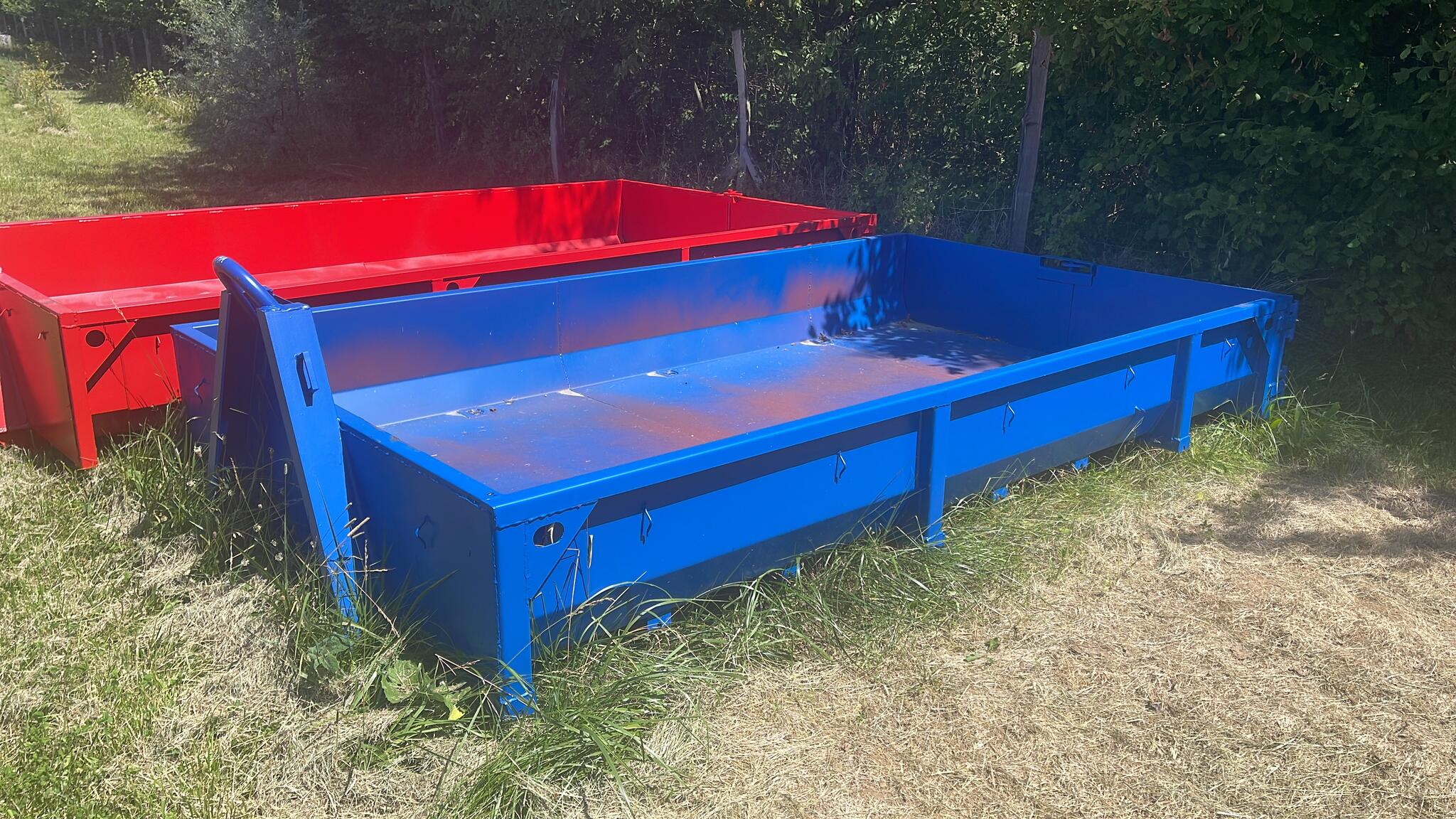 Napište: Nový hákový kontejner 3,8t (Avia) - vana 375x200 cm