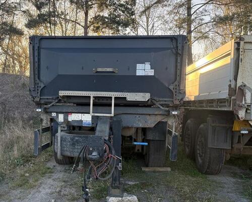 Tandemový sklápěcí přívěs SCHWARZMÜLLER S3