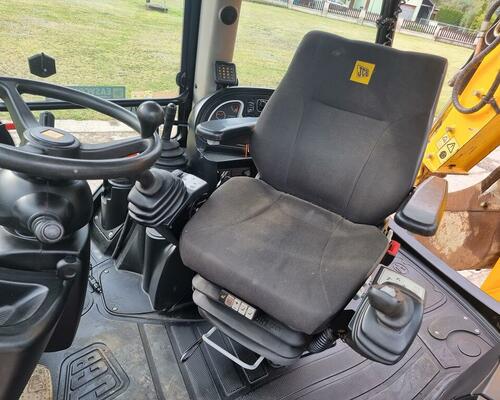 JCB 3CX 2018, 68kw, josyticky, 4100mth JCB 3CX 2018, 68kw, josyticky, 4100mth